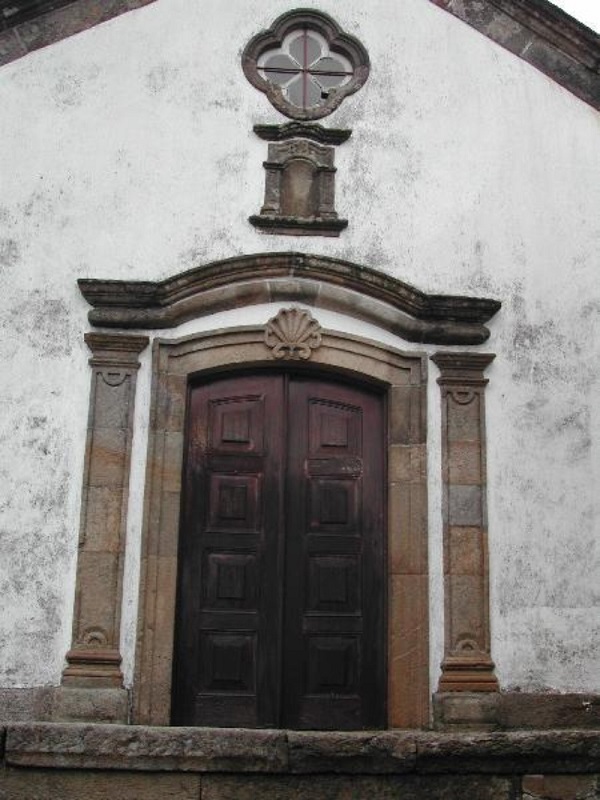 TRAVANCA Fachada principal portal