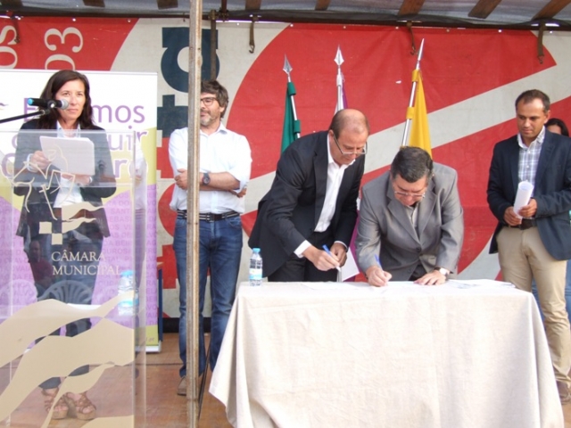 Município assinou acordos de cooperação com Santa Ovaia